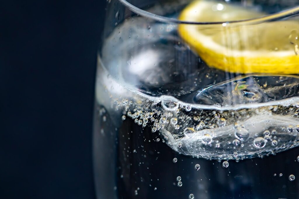lemonade, ice, lemon, icy water, water drops, gin tonic, cocktail, summer drink, citrus, tonic, summer cocktail, alcoholic drink, slice of lemon, sparkling drink, drink background, sparkling wine, on the spot, highball, bubbles, bar, vine glass, plane wallpaper, cold drink, thirsty, lemonade, lemon, lemon, gin tonic, bar, bar, bar, bar, bar, cold drink, thirsty